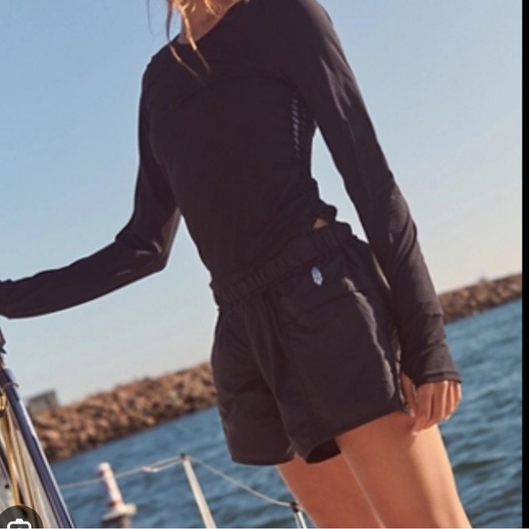 NWT FP MOVEMENT in the wild shorts in grey olive size small - Picture 5 of 16